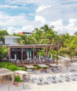 Restaurace v ubytování Lula Tulum, a Small Luxury Hotel