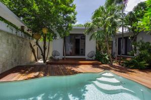 Bazén v ubytování Lula Tulum, a Small Luxury Hotel nebo v jeho okolí