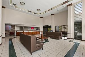 Lobbyen eller receptionen på Red Roof Inn & Suites Newnan