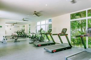 Fitness centrum a/nebo fitness zařízení v ubytování Tortuga Azul Private Terrace Rooftop Pool W BBQ Beach Access 11 Pools Free Beach Club