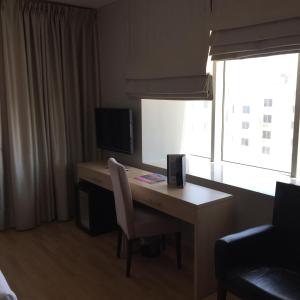 TV a/nebo společenská místnost v ubytování Crystal Hotel