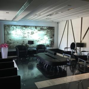 TV a/nebo společenská místnost v ubytování Crystal Hotel