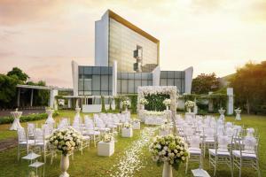 Vrt pred nastanitvijo DoubleTree by Hilton Jakarta - Diponegoro