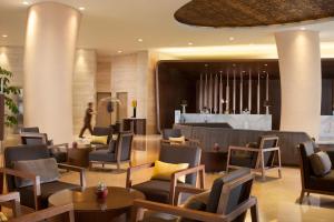 Predel za sedenje v nastanitvi DoubleTree by Hilton Jakarta - Diponegoro