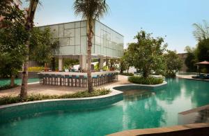 Bazen v nastanitvi oz. blizu nastanitve DoubleTree by Hilton Jakarta - Diponegoro