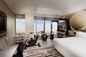 Fitnes oz. oprema za telovadbo v nastanitvi DoubleTree by Hilton Jakarta - Diponegoro