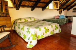 เตียงในห้องที่ " Casa quinta "San Bernardo" Con Pileta y amplio jardín