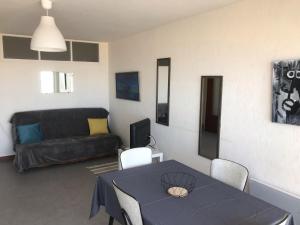 Fotografia z galérie ubytovania Appartement 1 chambre, balcon mer, Saint-Jean-de-Monts, 50m plage, animaux admis, parking - FR-1-323-266 v destinácii Saint-Jean-de-Monts + 9 fotografií