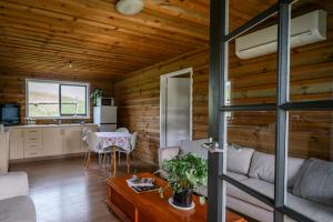 Η κουζίνα ή μικρή κουζίνα στο The Ranch Mornington Peninsula