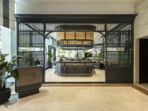 The Robertson House by The Crest Collection的休息区