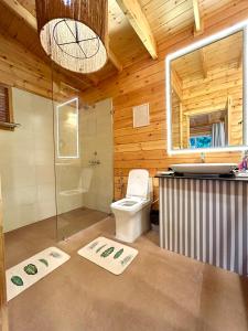 Koupelna v ubytování Bedrock Boutique Hostel