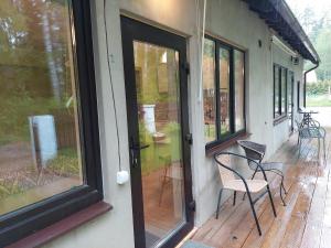 Balkón nebo terasa v ubytování Apartamenti Plieņciemā 4 cilvēkiem, pirmā stāvā