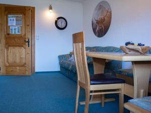 Setusvæði á Apartment in Hollersbach near Ski Slopes