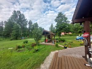 Zahrada ubytování Apartamenti Plieņciemā 4 cilvēkiem, pirmā stāvā