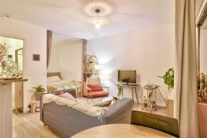 Cozy studio with small balcony for 2 in Montmartre