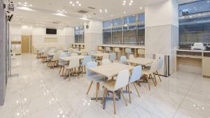 Restoran või mõni muu söögikoht majutusasutuses Toyoko Inn Tokuyama-eki Kita-guchi