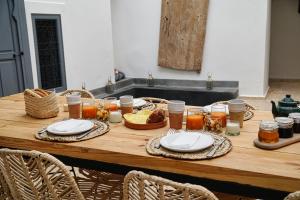 Matur á eða í nágrenni riad-hótelsins