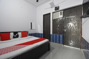 Katil atau katil-katil dalam bilik di OYO Pardeep Palace