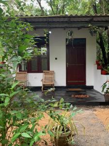 Garður fyrir utan Manju Homestay