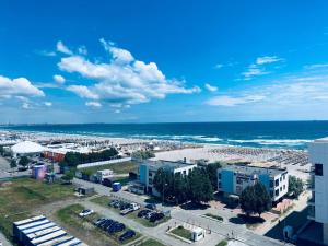 an aerial view of a city and the ocean at Summerland mamaia view in Mamaia