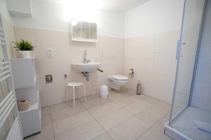 Ein Badezimmer in der Unterkunft Haus Vilma