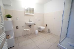 Ein Badezimmer in der Unterkunft Haus Vilma