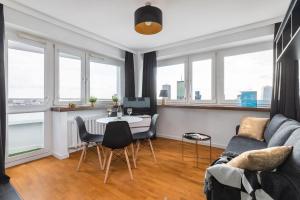 Posedenie v ubytovaní Chmielna 35 - City View Apartment by Noclegi Renters