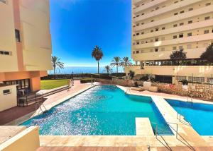Bazén v ubytování Great studio on the Beachfront in the Center of Marbella nebo v jeho okolí