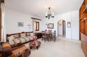 Posezení v ubytování Kounenos House