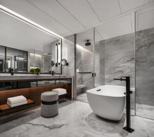 Vannituba majutusasutuses Andaz Macau, By Hyatt