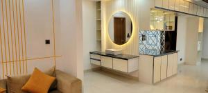Fotografie z fotogalerie ubytování Luxurious 3-bhk highly secured & close to airport v destinaci Dháka