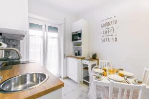 Η κουζίνα ή μικρή κουζίνα στο Il rifugio dei nonni by Rentbeat