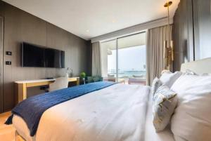 Fotografie z fotogalerie ubytování Luxury 2BR Paradise on the Beach FIVE Palm Jumeirah v Dubaji + 14 fotografií