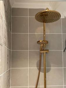 Koupelna v ubytování Gård med egen sjö med bryggbåt, nyrenoverat!