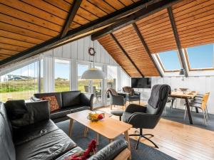 Posezení v ubytování Holiday Home Olesia - 250m from the sea by Interhome