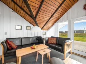 Posezení v ubytování Holiday Home Olesia - 250m from the sea by Interhome