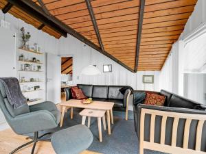 Posezení v ubytování Holiday Home Olesia - 250m from the sea by Interhome + 23 fotografií