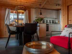 Kuchyň nebo kuchyňský kout v ubytování Chalet Chalet Dominique by Interhome