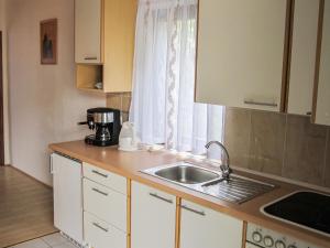 Apartment Rovanjska-1 by Interhome tesisinde mutfak veya mini mutfak