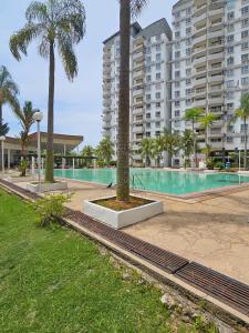 Πισίνα στο ή κοντά στο Newly refurbished Cozy PD Bayview Apartment with Ocean View