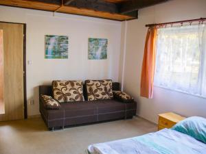 Posezení v ubytování Holiday Home Kemp Stříbrný rybník-7 by Interhome