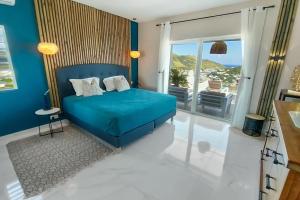 Giường trong phòng chung tại 4 bedroom Villa La Casa del Jefe with Private pool +57 ảnh