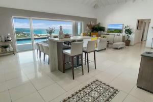 Nhà bếp/bếp nhỏ tại 4 bedroom Villa La Casa del Jefe with Private pool