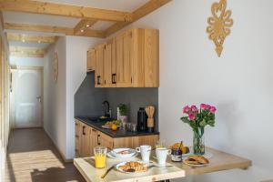Kuchyňa alebo kuchynka v ubytovaní Rent like home - Hidden Hill Szymaszkowa 12