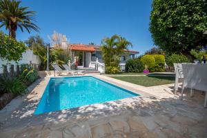 Bazén v ubytovaní CasaColores - SilverDeluxe Penthouse with private pool or Bronce Garden-Apartment no pool, Puerto de la Cruz alebo v jeho blízkosti