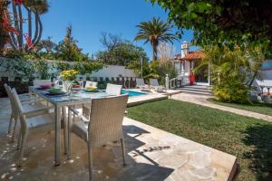 Vonkajšia záhrada v ubytovaní CasaColores - SilverDeluxe Penthouse with private pool or Bronce Garden-Apartment no pool, Puerto de la Cruz