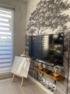 Galeriebild der Unterkunft Jacuzzi 2 places - App 4 pers - Parking (digicode) in Goussainville