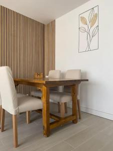 Galeriebild der Unterkunft Jacuzzi 2 places - App 4 pers - Parking (digicode) in Goussainville