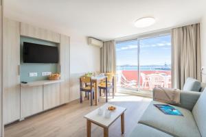 Et tv og/eller underholdning på Résidence Pierre & Vacances Les Jardins de la Côte d'Azur