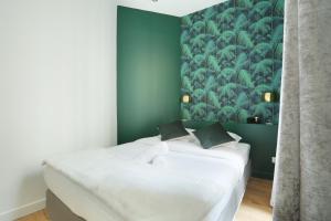 Apartment Center of Paris by Studio prestige